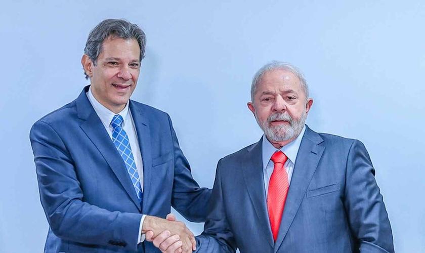 Ministro Haddad e presidente Lula querem aumentar tributos para diminuir o rombo do governo - Foto: Ricardo Stuckert via Planaltoi