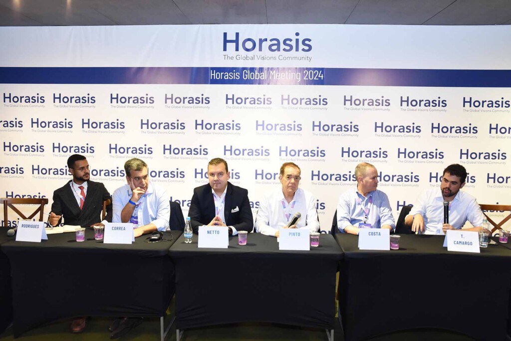 Palestrantes do painel sobre investimentos no Brasil, organizado pela Horaris